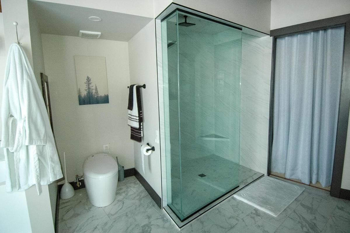 Bed and Breakfast Roundhouse Grotto YYC Exteriér fotografie
