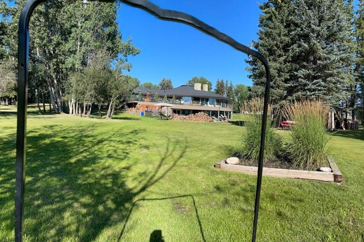 Bed and Breakfast Roundhouse Grotto YYC Exteriér fotografie