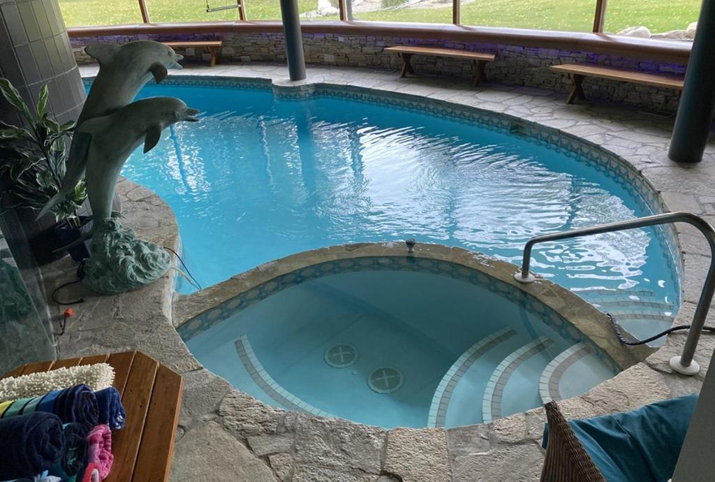 Bed and Breakfast Roundhouse Grotto YYC Exteriér fotografie