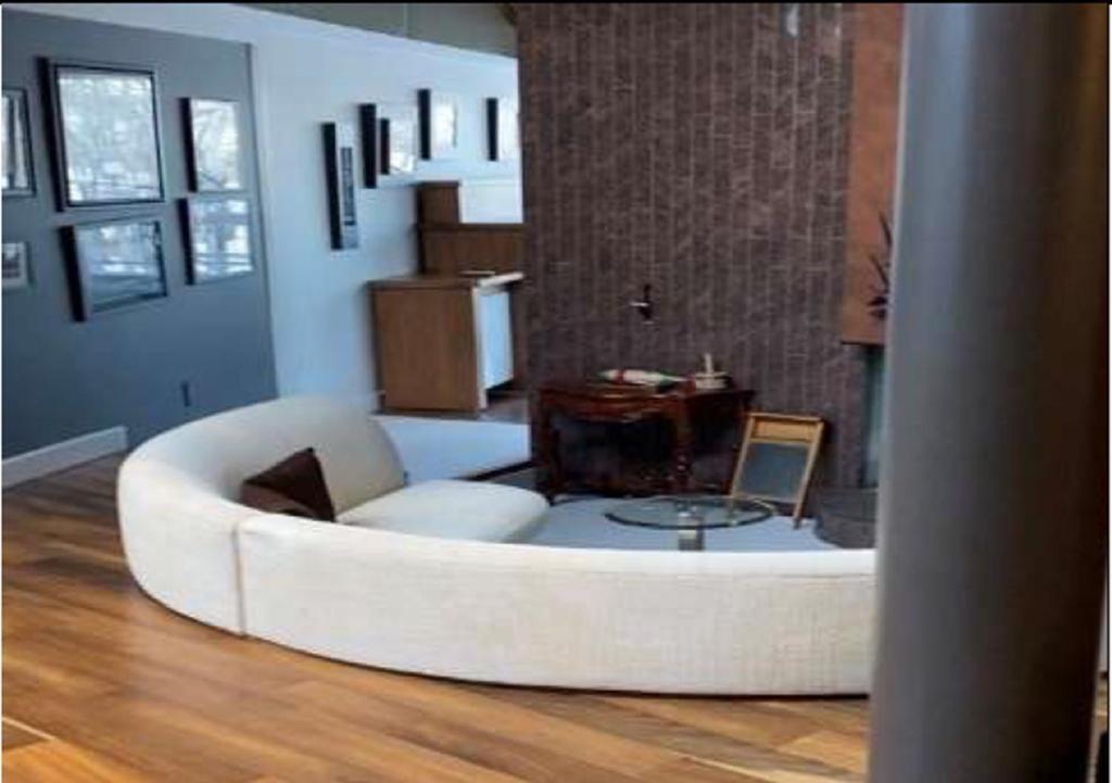 Bed and Breakfast Roundhouse Grotto YYC Exteriér fotografie