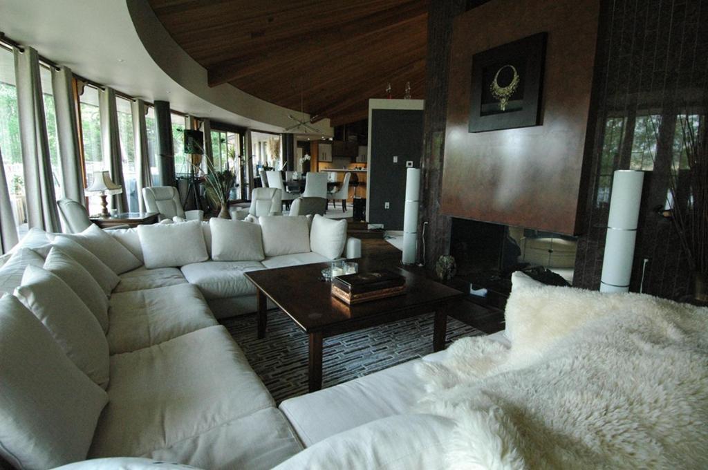 Bed and Breakfast Roundhouse Grotto YYC Exteriér fotografie